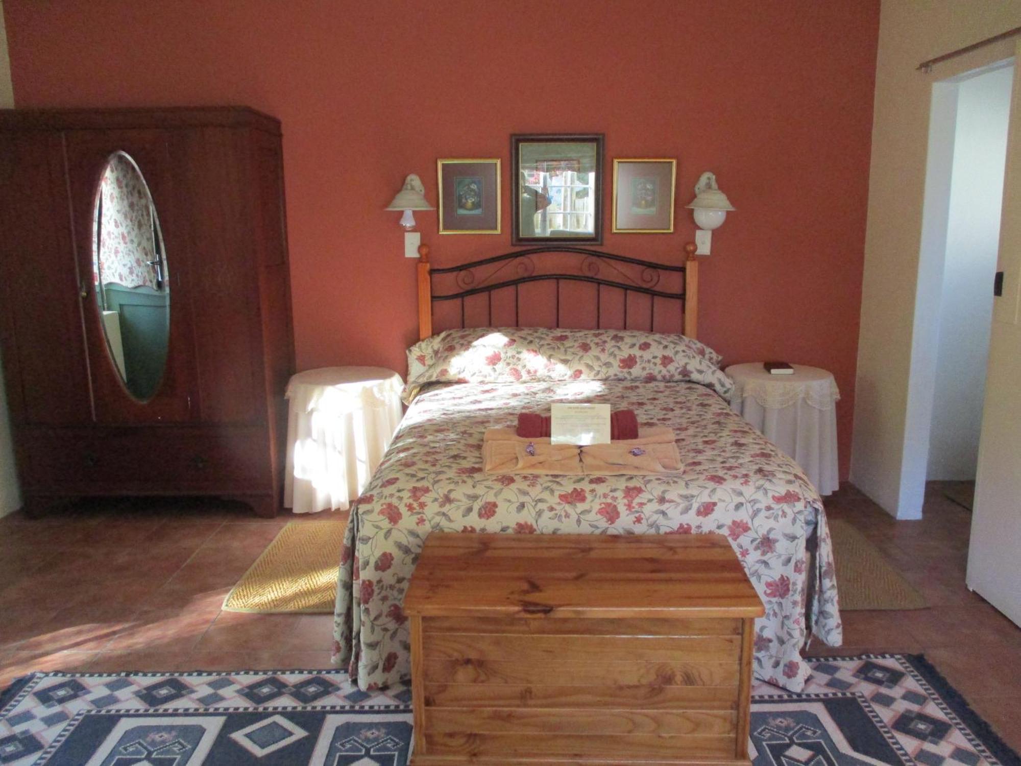 Van Rhyn Guest House Vanrhynsdorp Bagian luar foto