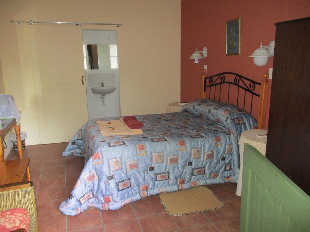 Van Rhyn Guest House Vanrhynsdorp Bagian luar foto