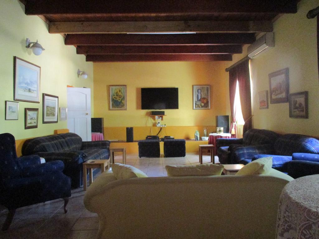 Van Rhyn Guest House Vanrhynsdorp Bagian luar foto