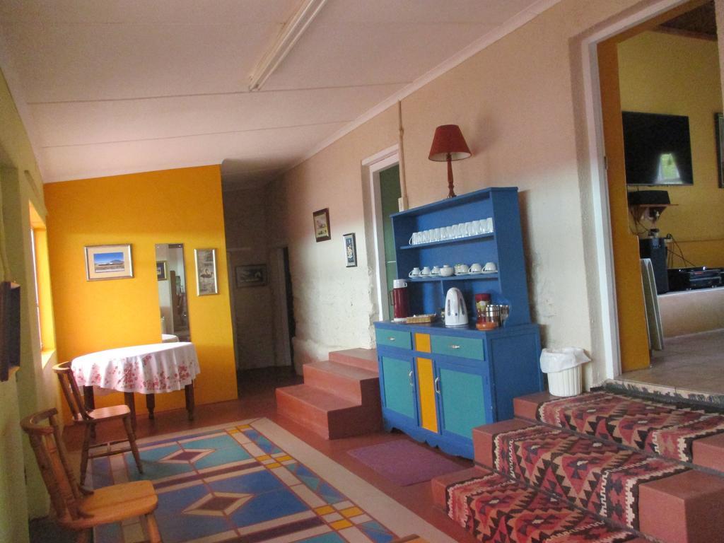 Van Rhyn Guest House Vanrhynsdorp Bagian luar foto